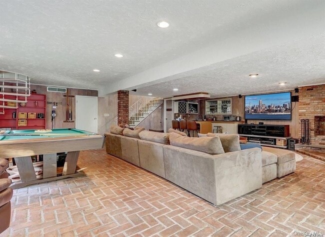 Building Photo - 14 Kensington St