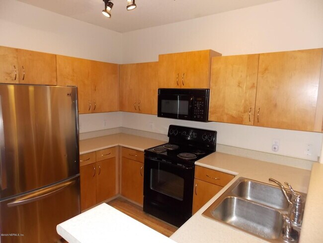 Building Photo - 1001 Monument Rd