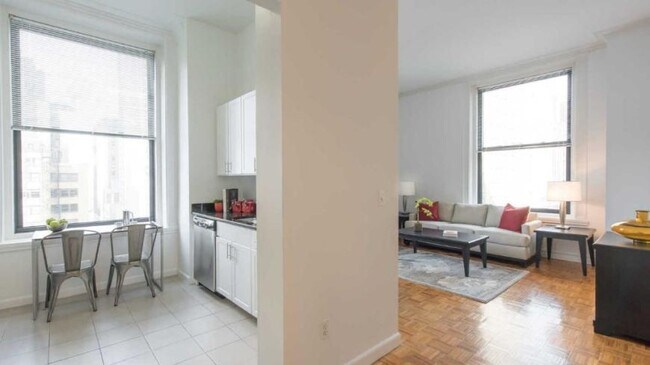 Building Photo - 3 bedroom in NEW YORK NY 10004