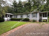 Building Photo - 3 Double Oaks Dr