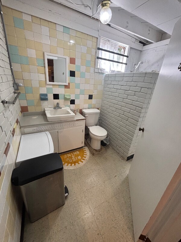 Building Photo - 69 Mills Pl