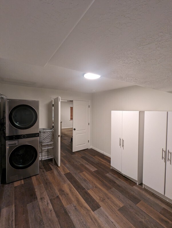 Building Photo - 3391 E Heyward Ct