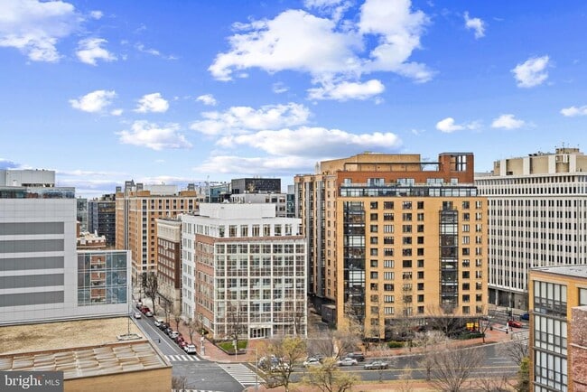 Building Photo - 1117 10th St NW