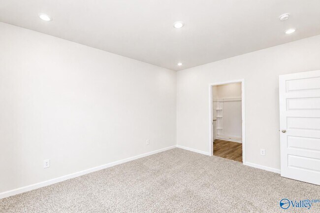 Building Photo - 118 Betty Williams Dr