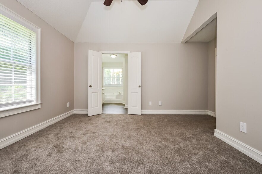 Building Photo - 519 Brookstone Way