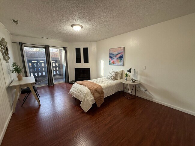 Building Photo - Large Private Girl  Room Downtown ASAP - Balcony, Storage and more