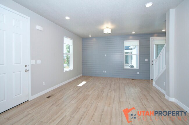 Building Photo - 11586 S Bingham Rim Rd