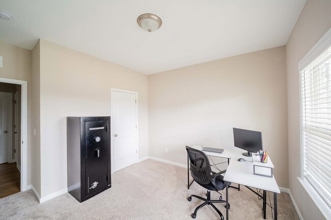 Building Photo - 5176 Legion Dr
