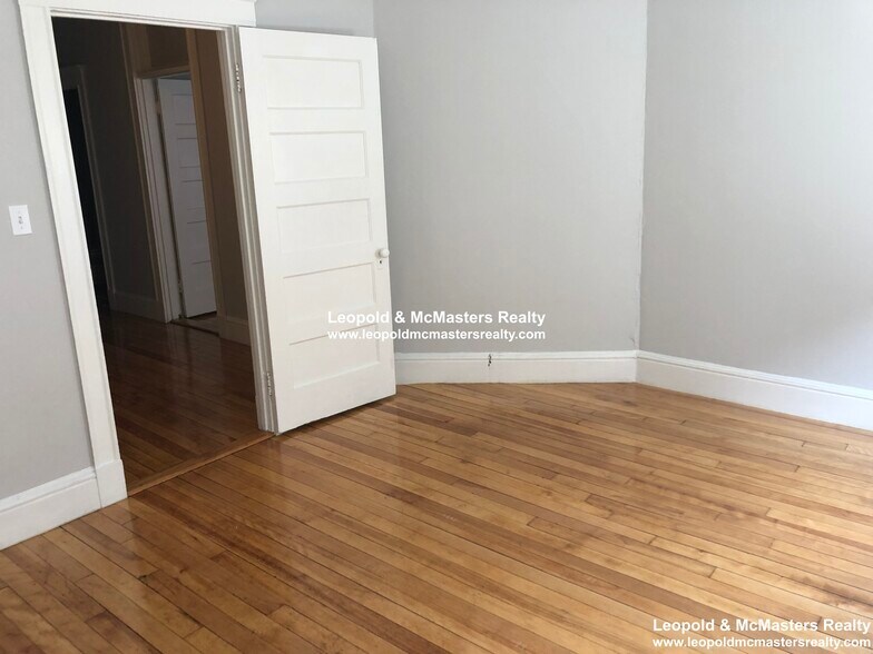 Building Photo - 226 South St