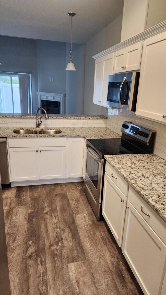 Building Photo - 1815 Fox Den Way