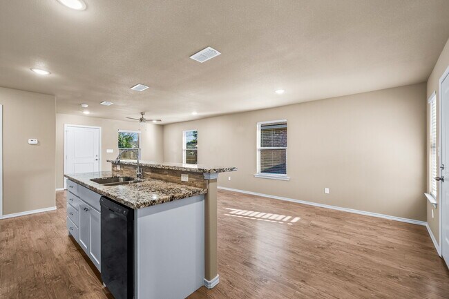 Building Photo - Modern 3/2 in Abernathy, TX