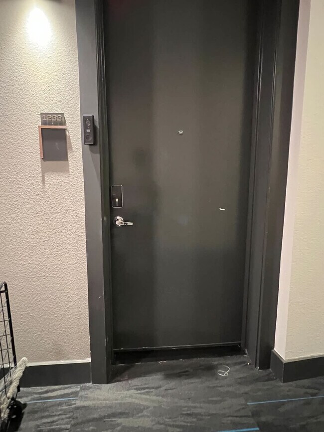 Building Photo - 9127 Research Blvd