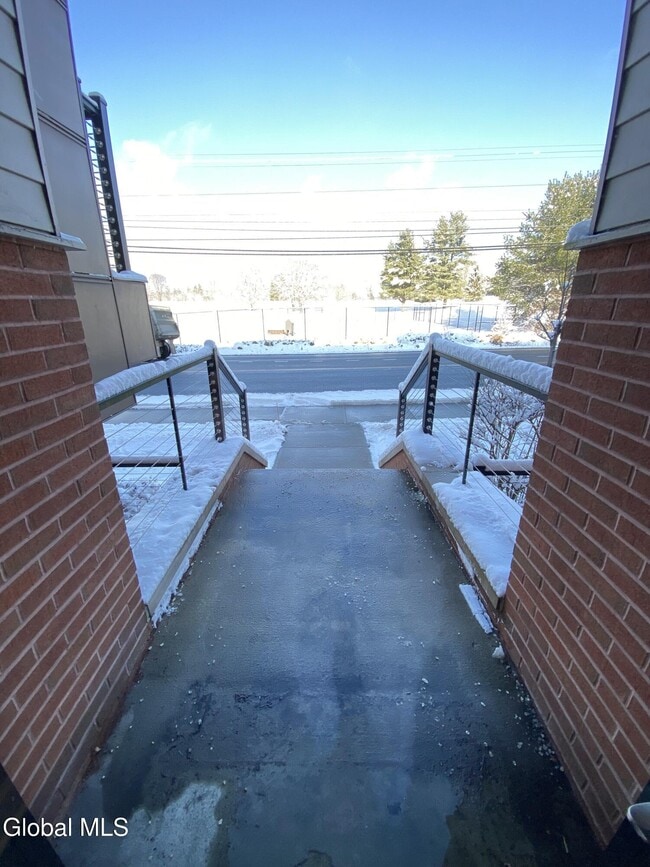 Building Photo - 2 West Ave