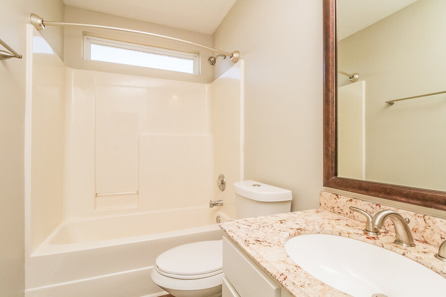 Building Photo - 2300 Crescent Valley Pl