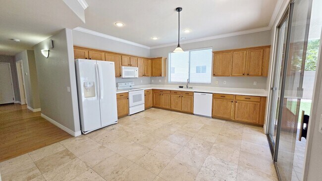 Building Photo - Beautiful Augusta Ranch Home Available Now!