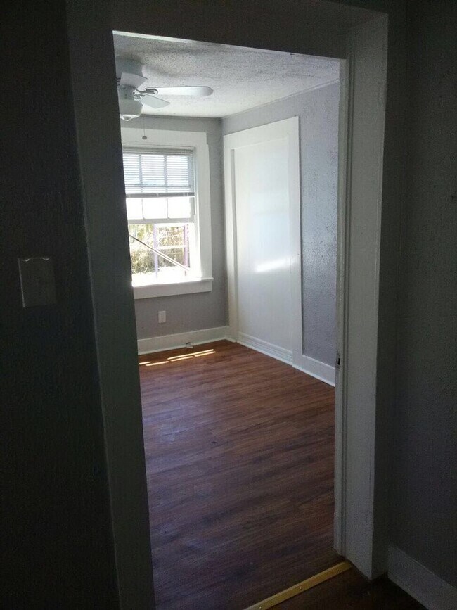 Building Photo - 3114 Avenue M 1/2