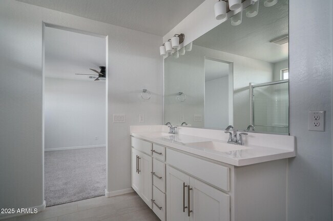 Building Photo - 9036 S 169th Dr