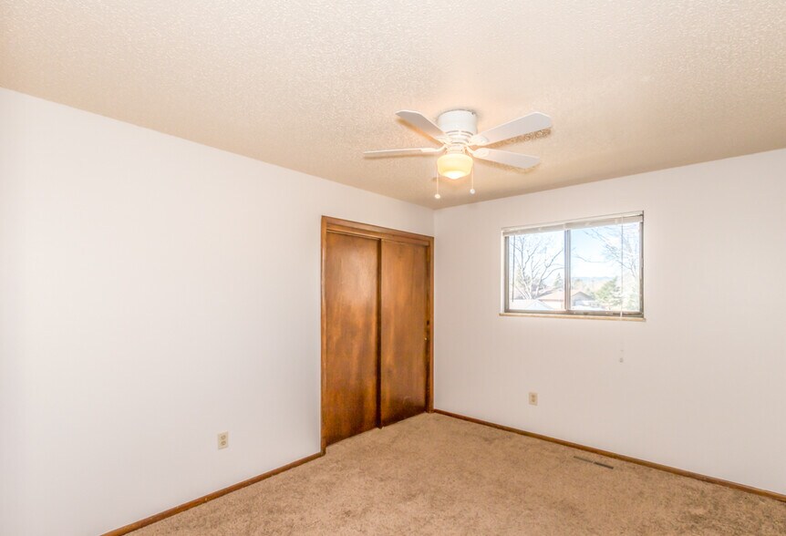 Bedroom 2 - 4482 North Grant Avenue