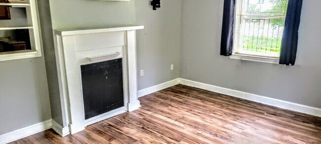 Building Photo - 418 Iverson Way