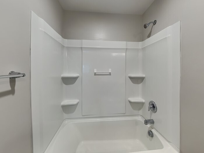Building Photo - 708 Point Andrews Dr SW
