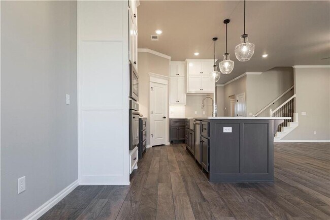 Building Photo - Very Nice 4 Bedroom, 3 Bathroom 3 Car Garage Home with Storm Shelter