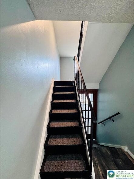 Building Photo - 402 S Bradford St