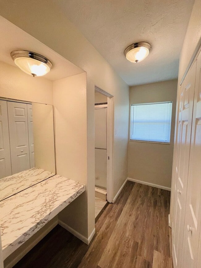 Building Photo - Spacious 2 Bed/2Bath House for Rent in West Bradenton