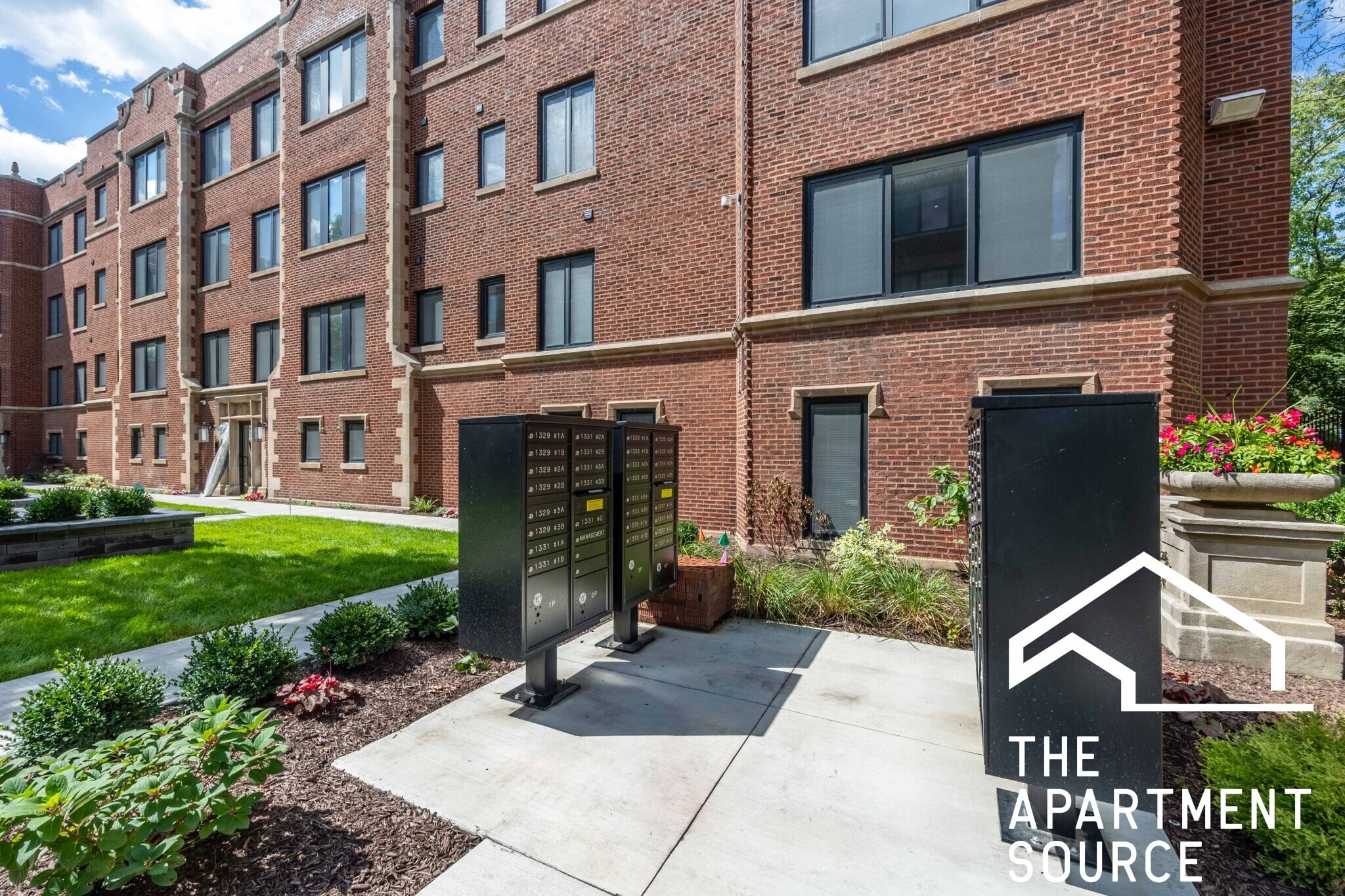 Building Photo - 1330 W Estes Ave