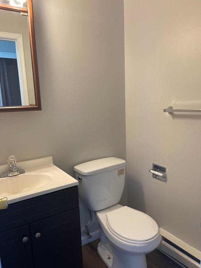 Building Photo - Welcome to this beautifully renovated 2-bedroom, 1.5-bathroom home in Columbus, OH!