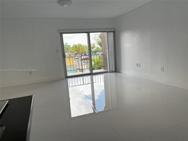 Building Photo - 9445 SW 76th St