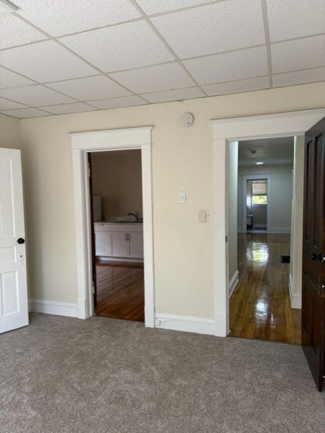 Building Photo - 216 Lafayette Ave NE