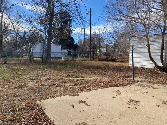 Building Photo - 2 Bed / 2 Bath Home - Close to UNC