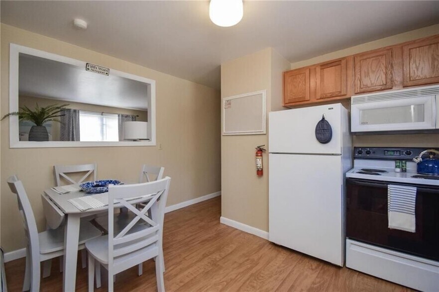 Building Photo - 70 Carroll Ave