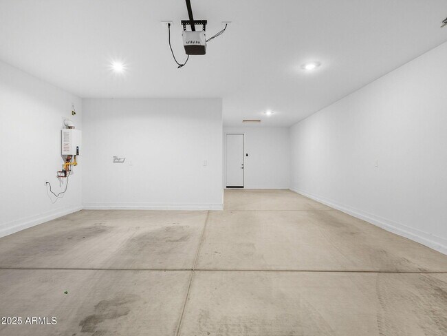 Building Photo - 3104 Bee Trl