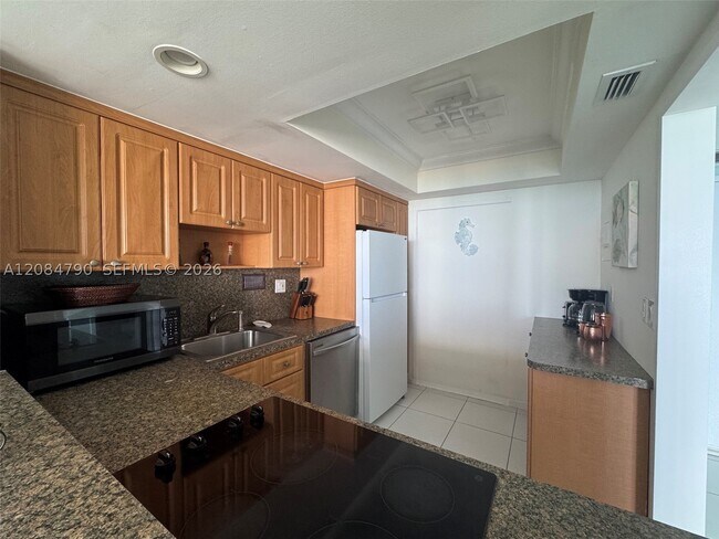 Building Photo - 3180 S Ocean Dr