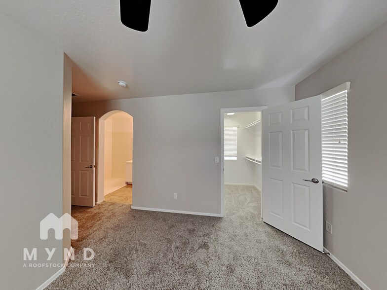 Building Photo - 2507 N 148th Dr