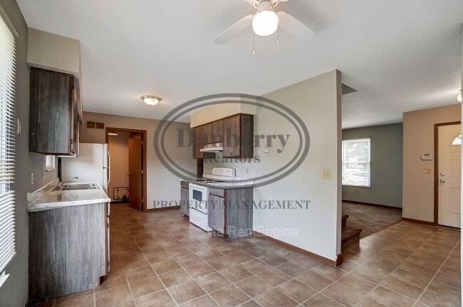 Building Photo - 3540 Willow Run Dr