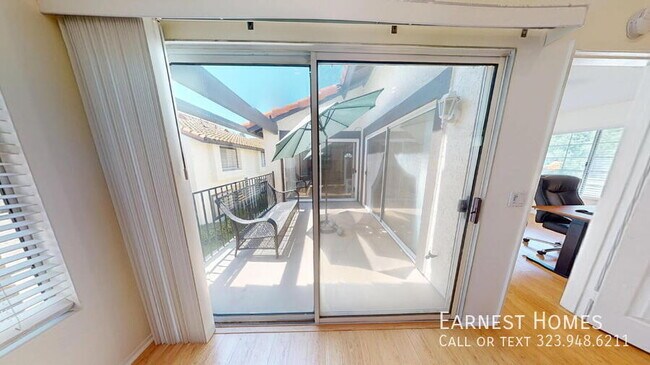 Building Photo - 5606 Las Virgenes Rd