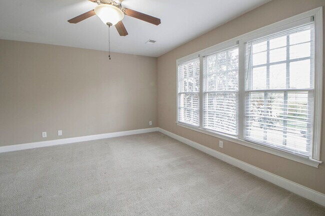 Building Photo - 605 Anderson Dr