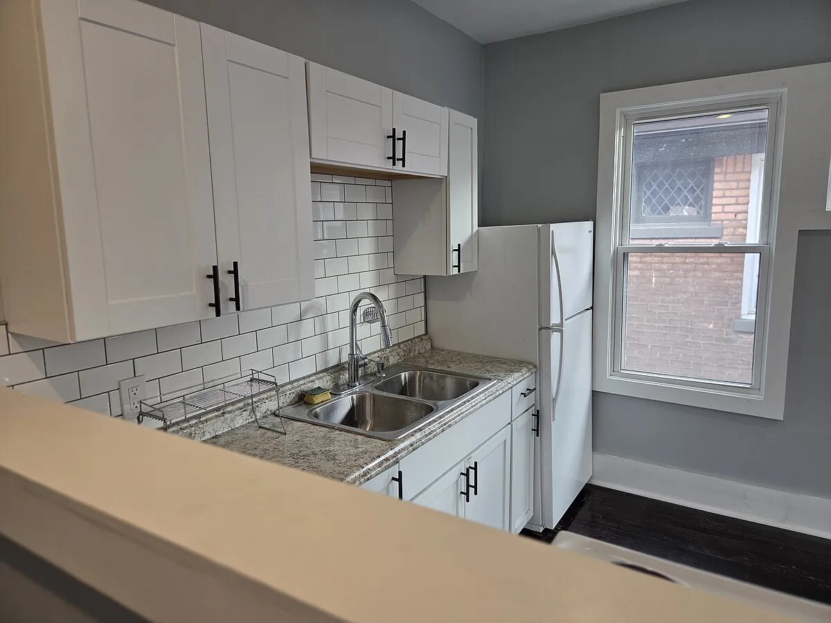 Building Photo - 2030 Hazelwood St