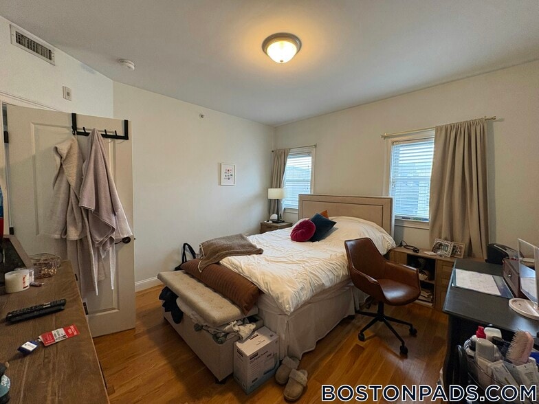 Building Photo - 23 Washburn St