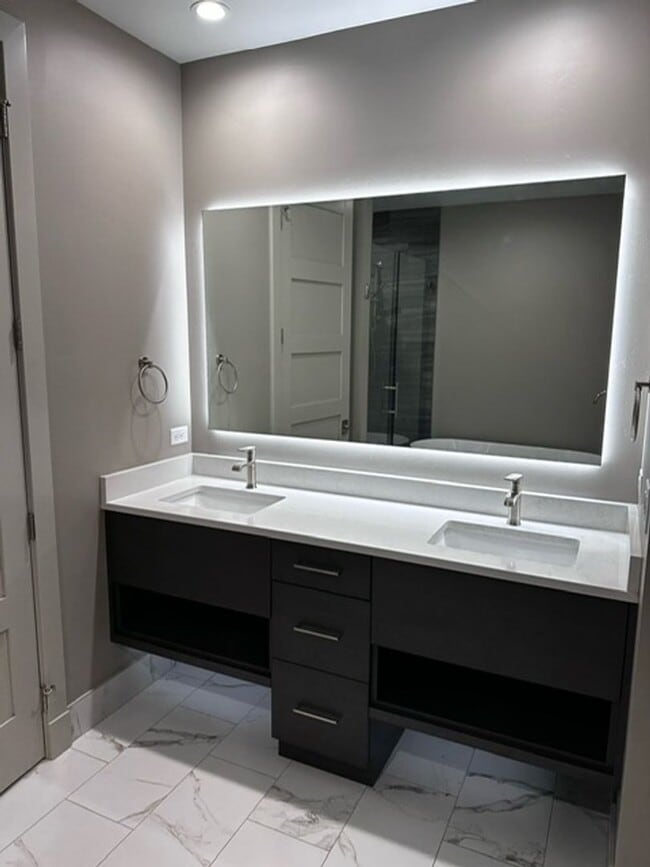 Building Photo - Black Bull Trail One Bedroom One Bathroom Space Available!