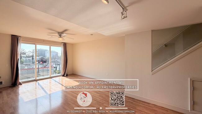 Building Photo - Beautiful two-story residence with 2 bedrooms, 2 bathrooms and balcony with views of the city loc...