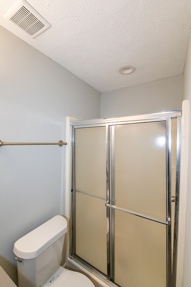 Building Photo - 3941 Kensington Dr