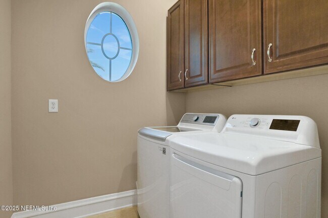 Building Photo - 12707 Tennis Ct