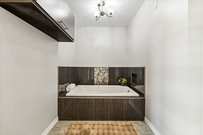 Building Photo - 1030 Crossroads Dr