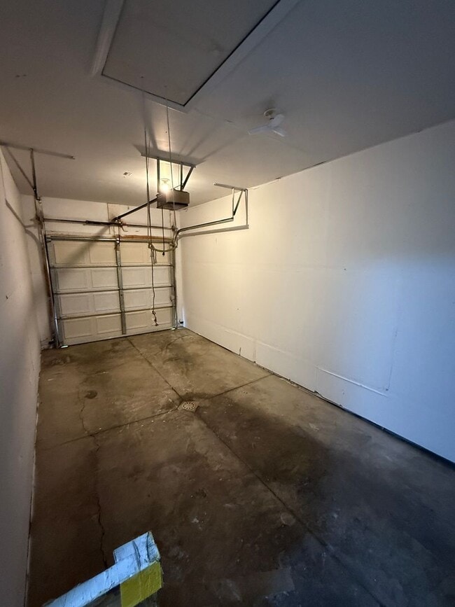 Building Photo - Beautiful Condo for rent
