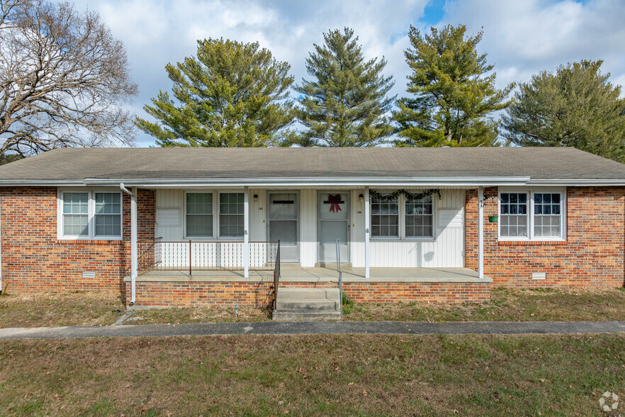 Building Photo - Hayfield Homes