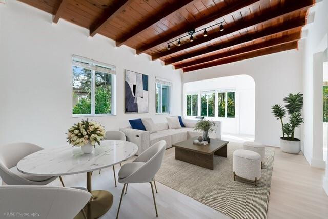 Building Photo - 6411 SW 63rd Ct