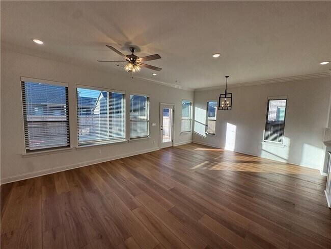 Building Photo - 3004 S 14th St